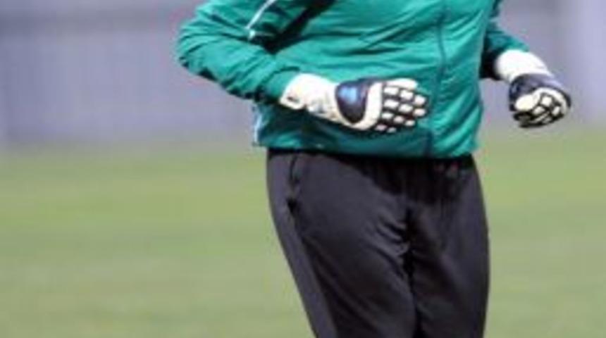 Bursaspor, Kaleci Carson Ile Vedalaşdı