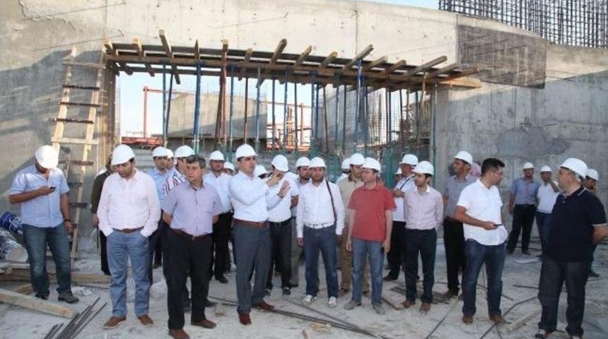 Başkan Altay, Sel&ccedil;uklu Kongre Merkezi&rsquo;ni İnceledi