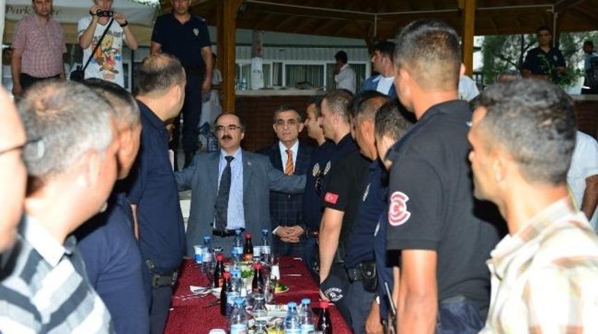Vali Coş: &ldquo;polisler Haksız Eleştirilere Maruz Kaldı&rdquo;