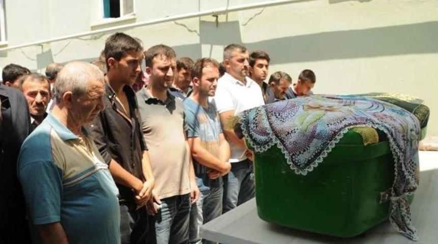 Avm'nin Terasından Atlayan Gen&ccedil; Kızın &Ouml;l&uuml;m&uuml;yle İlgili 1 G&ouml;zaltı