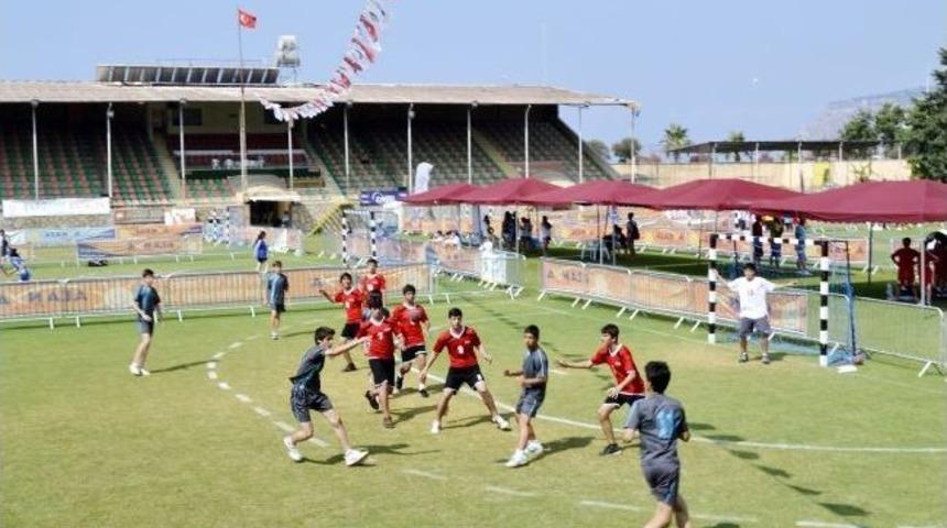 Mudanya Polis G&uuml;c&uuml; Alanya&rsquo;dan Kupalarla D&ouml;nd&uuml;