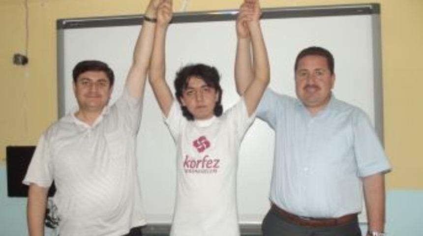 Uşak'ta 2013 LYS Şampiyonları Yine K&ouml;rfez'den