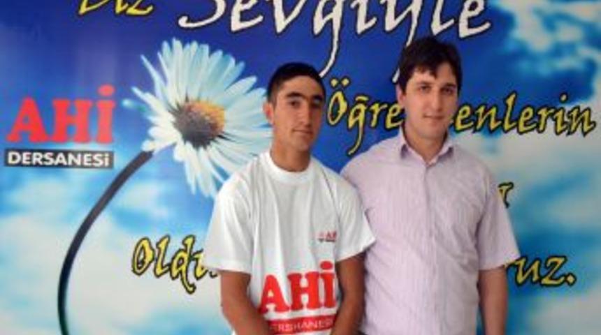 Merzifon Ahi Dershanesi Her Yıl Başarısını Artırıyor