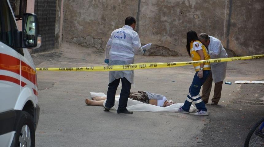 9. Kattan D&uuml;şen Kadın Hayatını Kaybetti