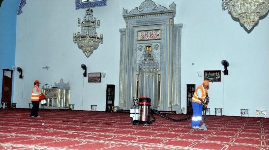 Camiler Ramazan&rsquo;da G&uuml;l Kokacak