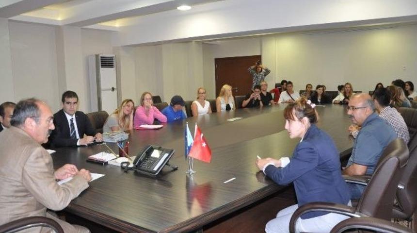 Yabancı &Ouml;ğrencilerden, Vali Yardımcısı Emre&rsquo;ye Ziyaret