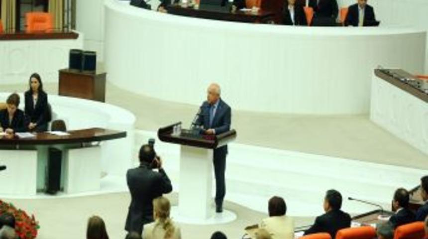 Meclis Başkanı &Ccedil;i&ccedil;ek: &Ouml;ncelik Yeni Anayasa Ve I&ccedil; T&uuml;z&uuml;k Olmalı