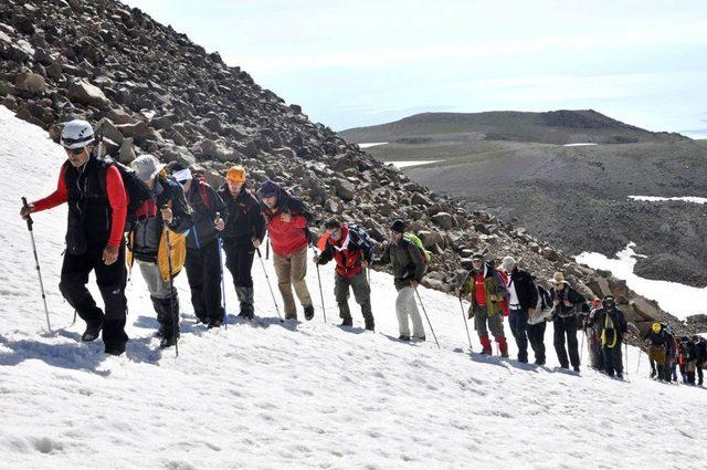 MUDOSK, 106 Dağcı Ile Zirve Yaptı