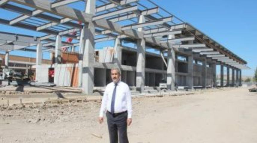 &Uuml;rg&uuml;p, Şehirlerarası Otob&uuml;s Terminali Inşaatını Inceledi