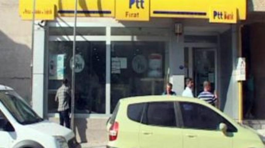 İzmir'de PTT Şubesi Soyuldu