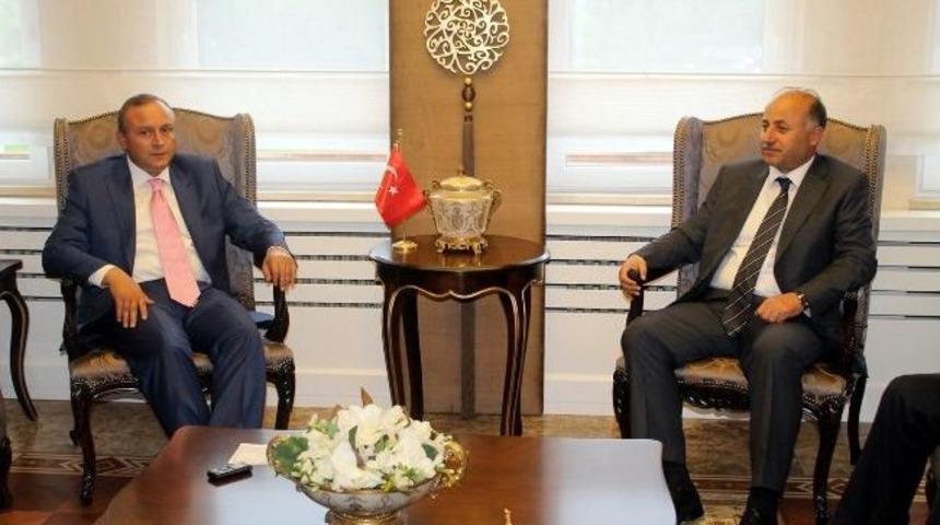Ardahan Valisi Azizoğlu&rsquo;ndan, Trabzon Valisi Kızılcık&rsquo;a Ziyaret