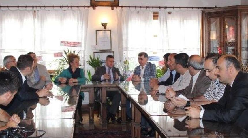 Ak Parti Heyeti&rsquo;nden Kurumlara Ziyaret