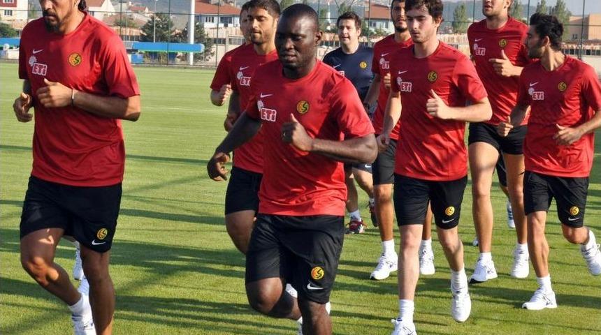 Eskişehirspor, Sezonun Ilk Antrenmanını Yaptı