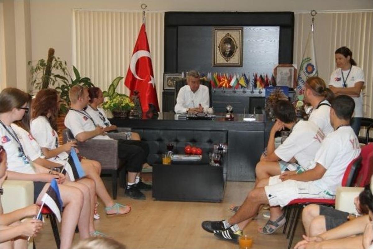 Başkan Şenol İle &lsquo;k&uuml;resel Bakış&rsquo;