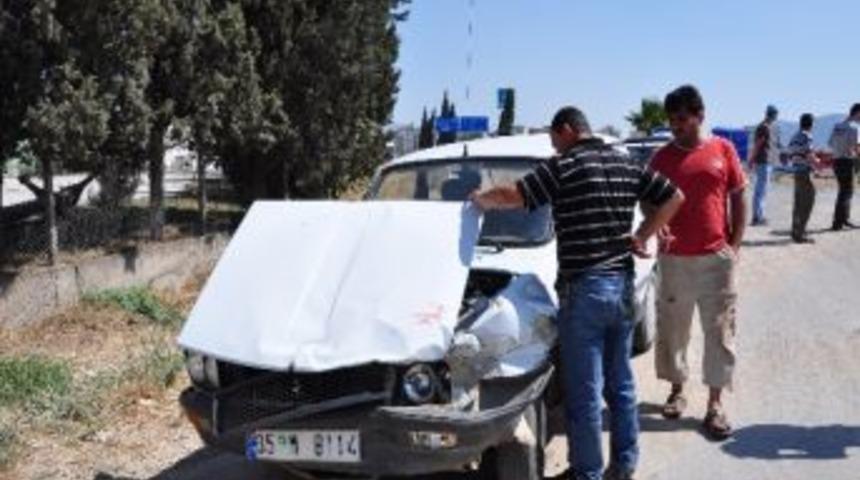 Aynı Y&ouml;nde Giden 2 Ara&ccedil; Birbiriyle &Ccedil;arpıştı