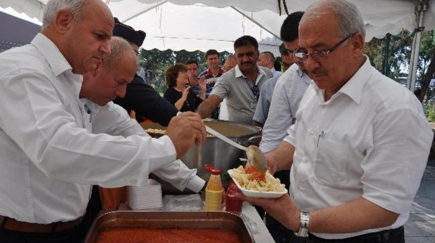 Tarsus Belediyesi Kalitede 10. Yılını Makarna Partisiyle Kutladı