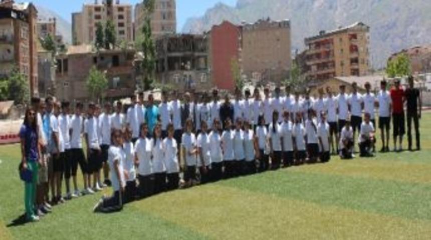 Hakkarili Sporcular Mardin&rsquo;e Hareket Etti
