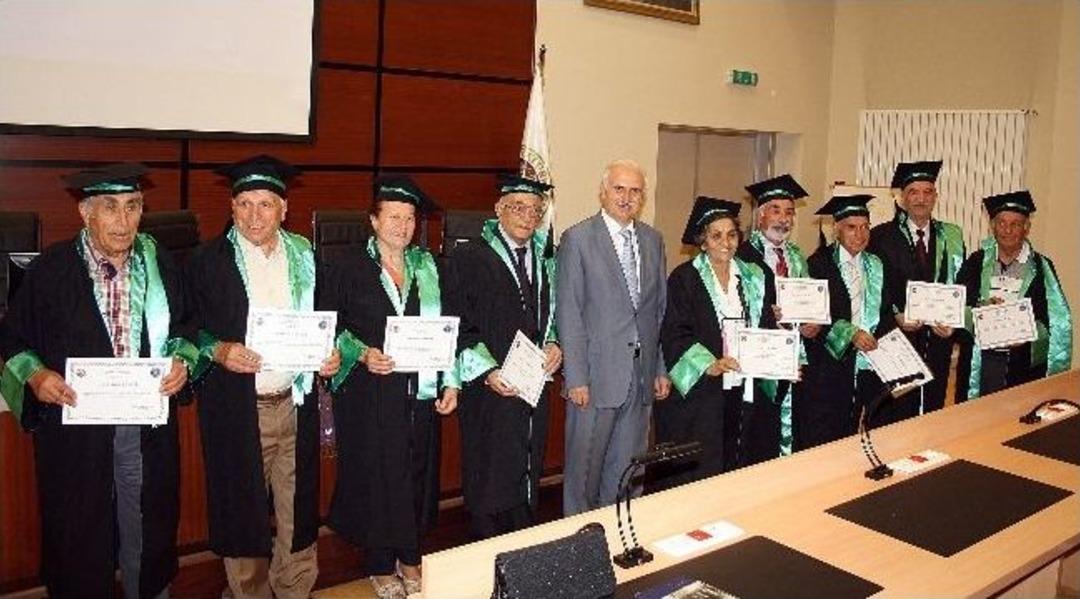 Ziraat Fak&uuml;ltesi 1962-63 Mezunları İ&ccedil;in Mezuniyet T&ouml;reni D&uuml;zenledi