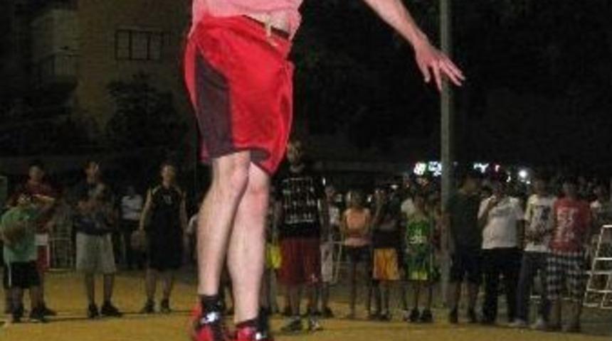 &Ouml;demiş'te Sokak Basketbolu Turnuvası Sona Erdi