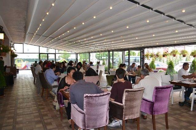 Başkan Ertem &Uuml;niversite Arkadaşlarını Ağırladı 2