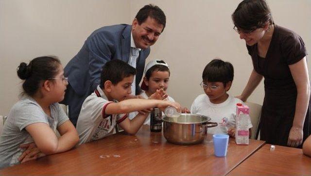 Bizim Ev&rsquo;de &Ccedil;ocukların Pasta Heyecanı 3