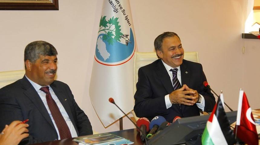 Filistinli Bakan: İsrail Son 10 Yılda Bir Milyon Ağacı Katletti