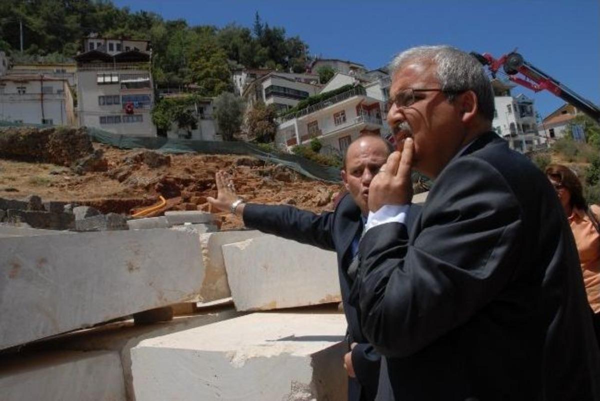 Vali G&uuml;ven&ccedil;er, Telmossos'u Gezdi