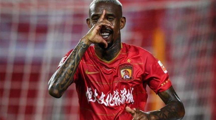 Anderson Talisca Guangzhou Evergrande'de çıktığı ilk maçta 3 gol attı!