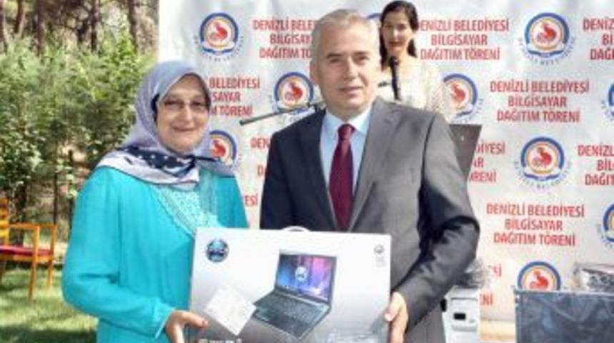 Denizli Belediyesi Muhtarlara Diz&uuml;st&uuml; Bilgisayar Ve Yazıcı Hediye Etti