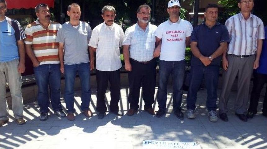 Emeklilikte Yaşa Takılanlar Platformu A&ccedil;lık Grevinde