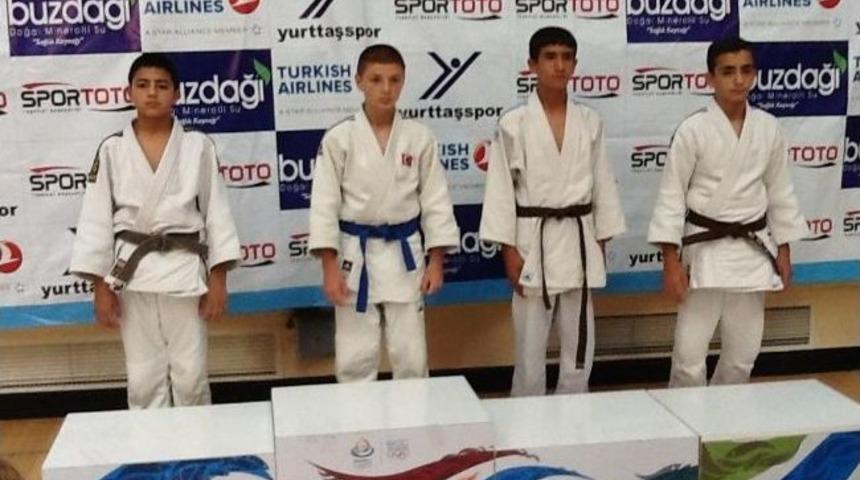 Denizli Belediyesporlu Judocular Milli Takımı Garantiledi