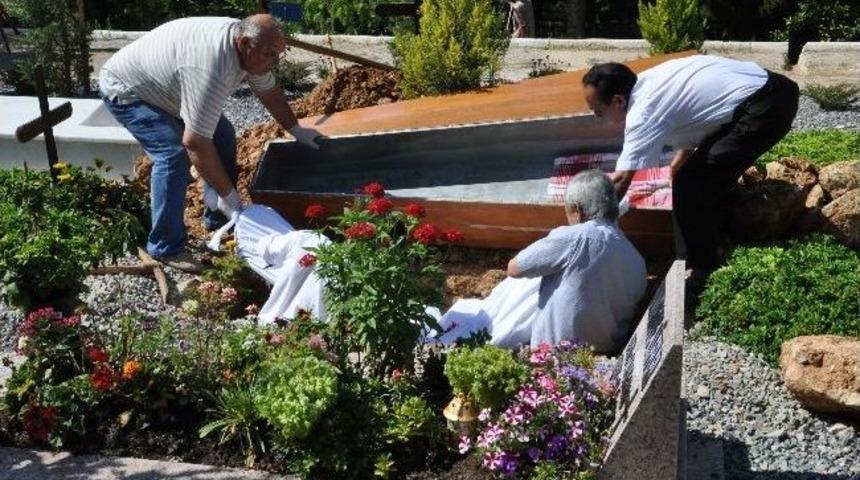 Alanya'da &Ouml;len Alman, İslami Usullere G&ouml;re Defnedildi