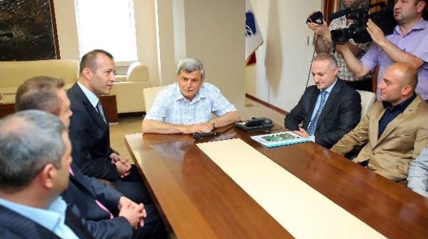 Kocaelispor Y&ouml;netimi Başkan Karaosmanoğlu&rsquo;nu Ziyaret Etti
