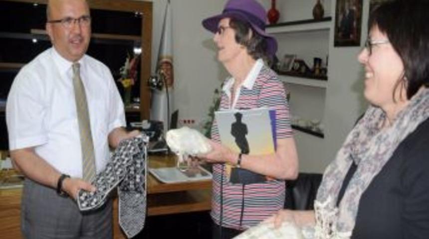 Babasının 98 Yıl &Ouml;nce Esir Tutulduğu Yerleri G&ouml;rmek I&ccedil;in Afyon&rsquo;a Geldi