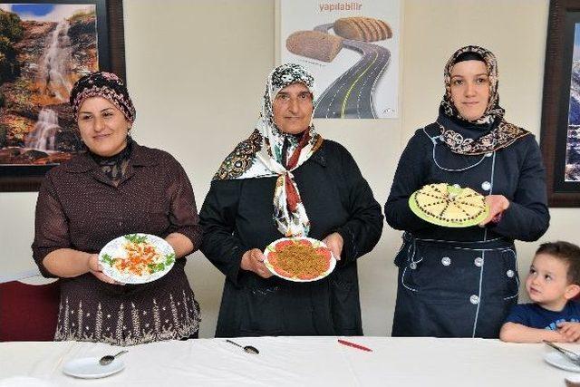 Gümüşhane’de Bayat Ekmekten Yemek Yapma Yarışması Düzenlendi