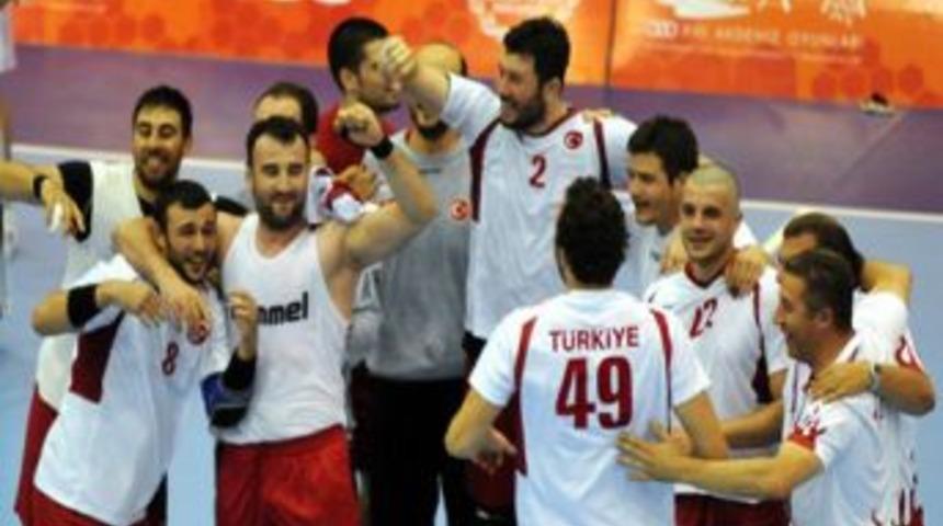 Aksaray &Uuml;niversitesi &Ouml;ğrencileri, Akdeniz Oyunları'nda 4 Madalya Kazandı