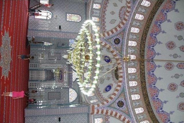 Manisa'da Aksa Cami İbadete Açıldı