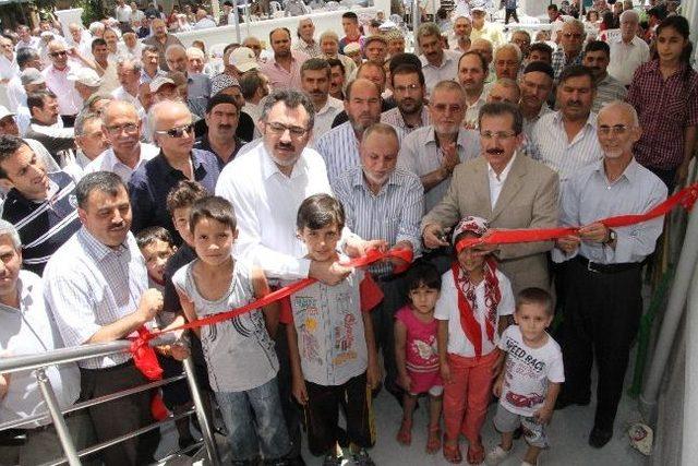 Manisa'da Aksa Cami İbadete Açıldı