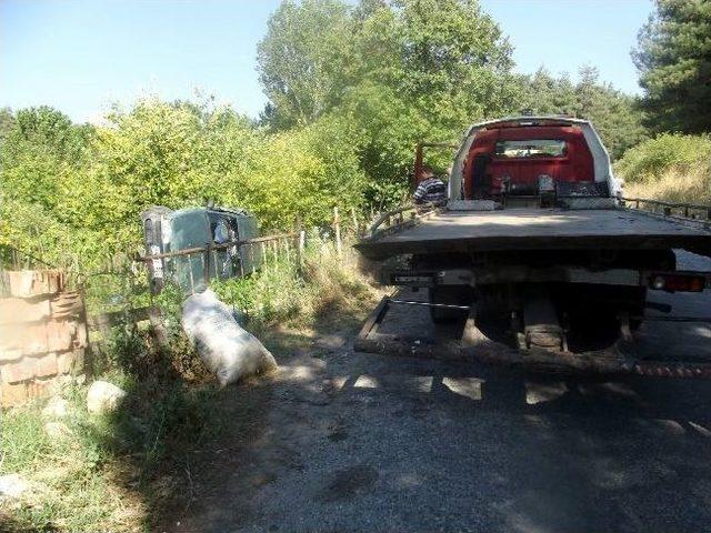 Tarla Sulayan Kadının &Uuml;zerine Araba U&ccedil;tu 1