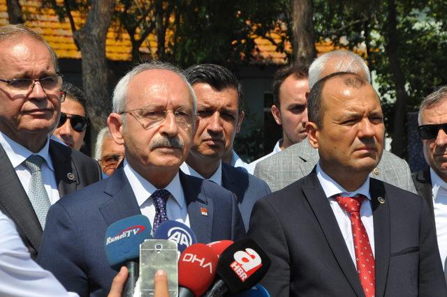 Kılıçdaroğlu, tren faciasında ölenlerin yakınlarını ve yaralananları ziyaret etti (4)