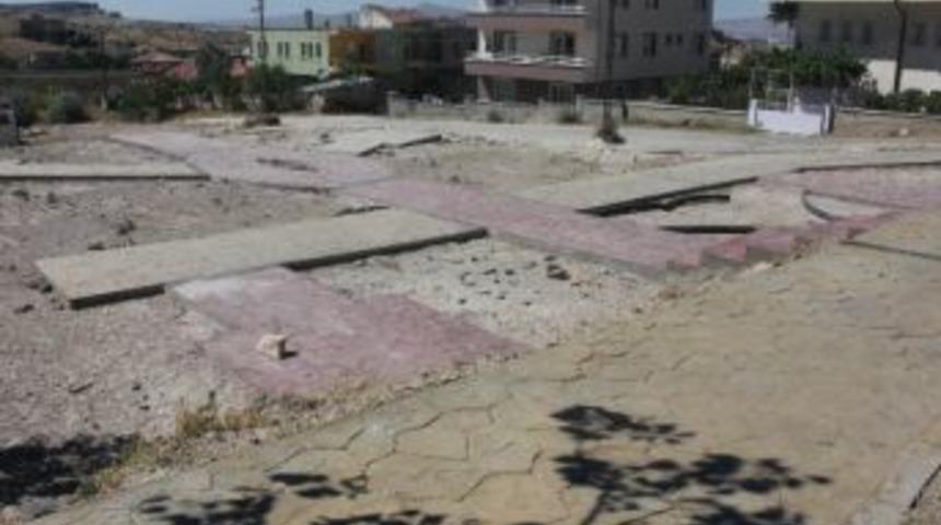 S&uuml;mer Mahallesi&rsquo;ne Yeni Park