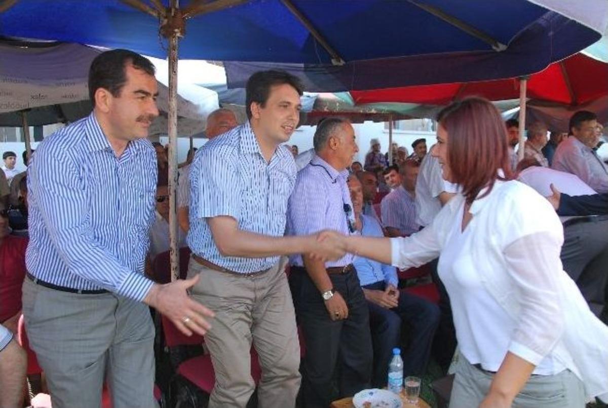 Aydınlı Siyaset&ccedil;iler Er Meydanını Pehlivanlarla Paylaştı