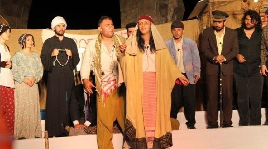 Erzin&rsquo;de &lsquo;yılanların &Ouml;c&uuml;&rsquo; Sahnelendi