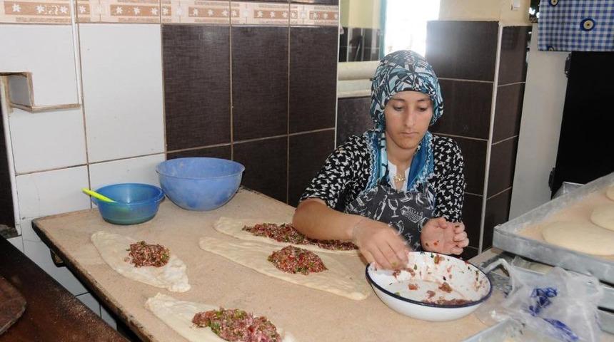 Nevşehir&rsquo;in Ilk Kadın Pide Ustası