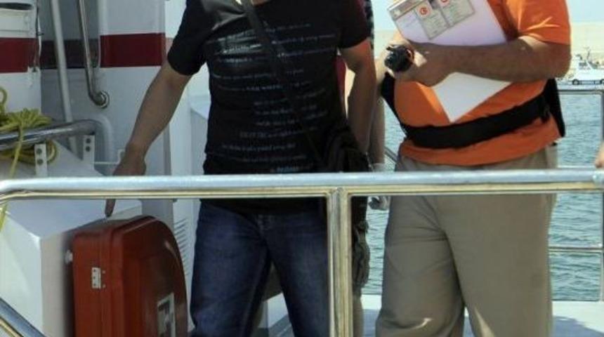 Gemide Bı&ccedil;aklı Kavga: 2 Yaralı