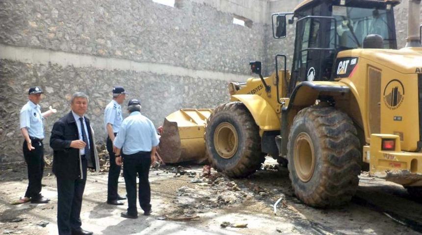 Zabıtadan Kemik Baskını