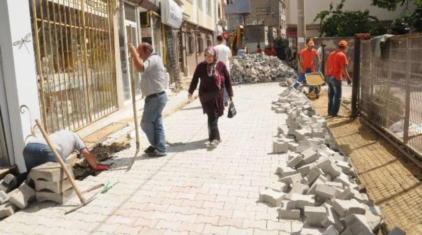 &Ccedil;orlu'da Kilit Taşı Hizmeti Devam Ediyor