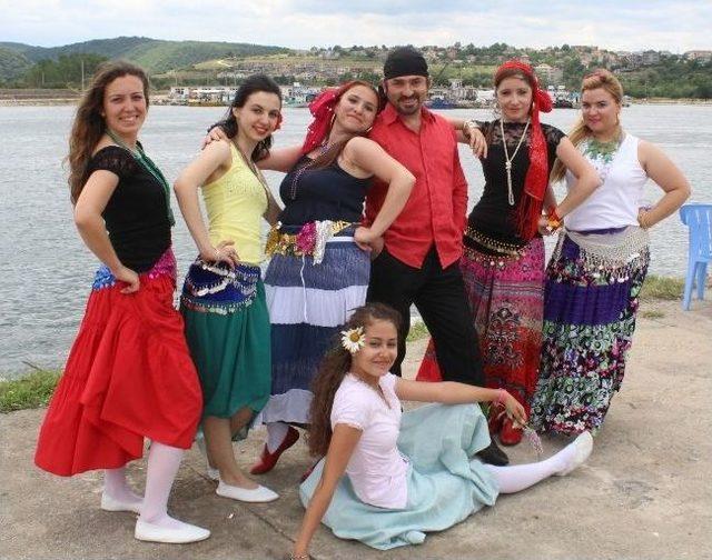 Çorlu Belediyesi Folklor Ekibi Kıyıköy Kabotaj Bayramında Sahne Aldı