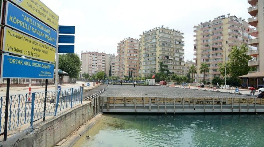 Mavi Bulvar&rsquo;daki Yeni K&ouml;pr&uuml; Tamamlanıyor