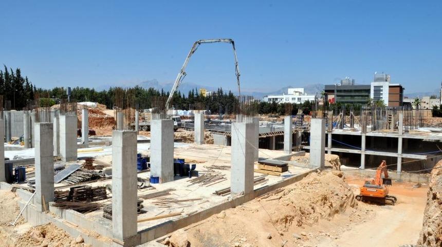 Kepez'de Kongre Salonu Inşaatının Y&uuml;zde 40&rsquo;ı Tamamlandı